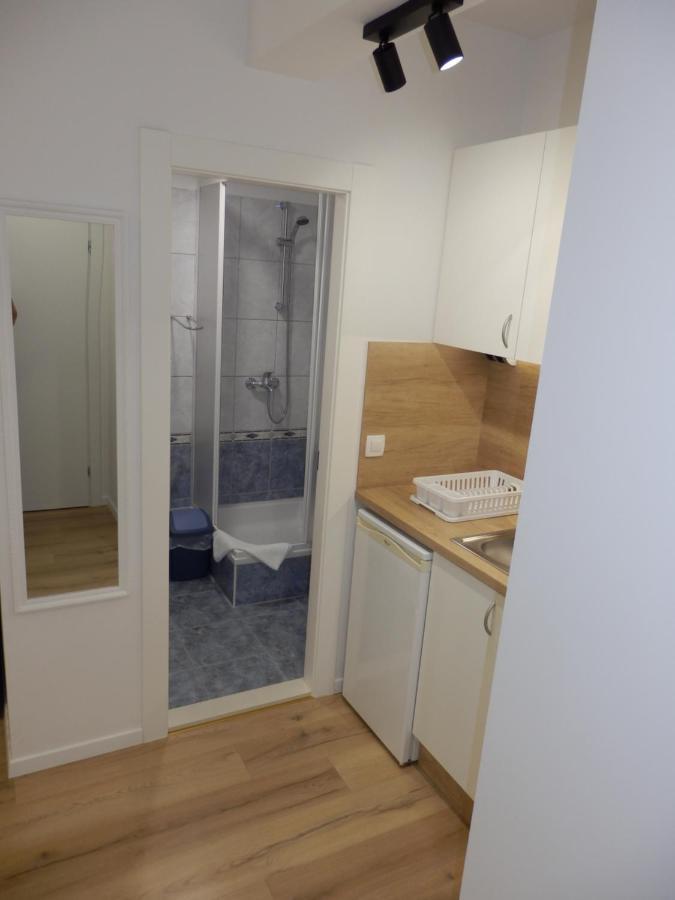 Apartments Rica Omis Bagian luar foto