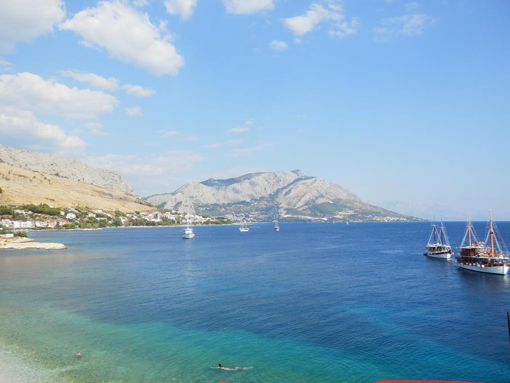 Apartments Rica Omis Bagian luar foto