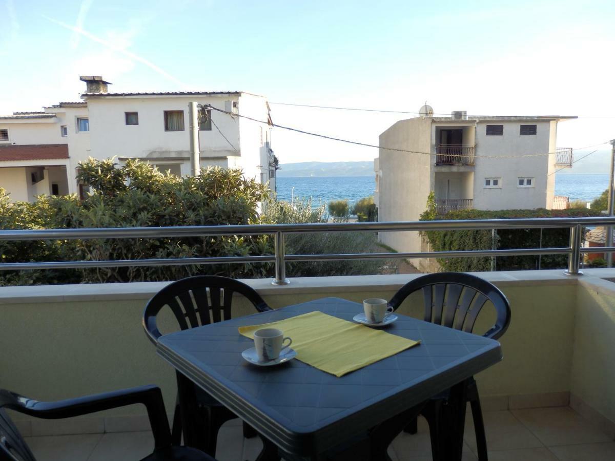 Apartments Rica Omis Ruang foto