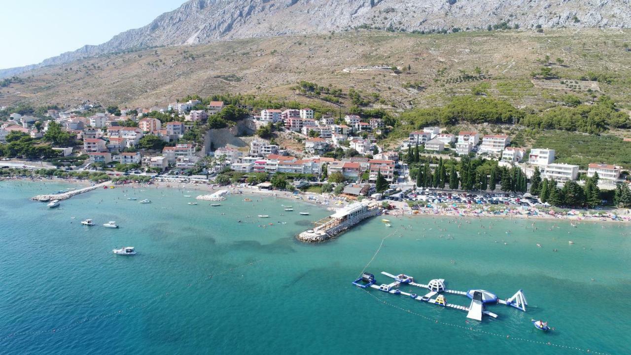 Apartments Rica Omis Bagian luar foto