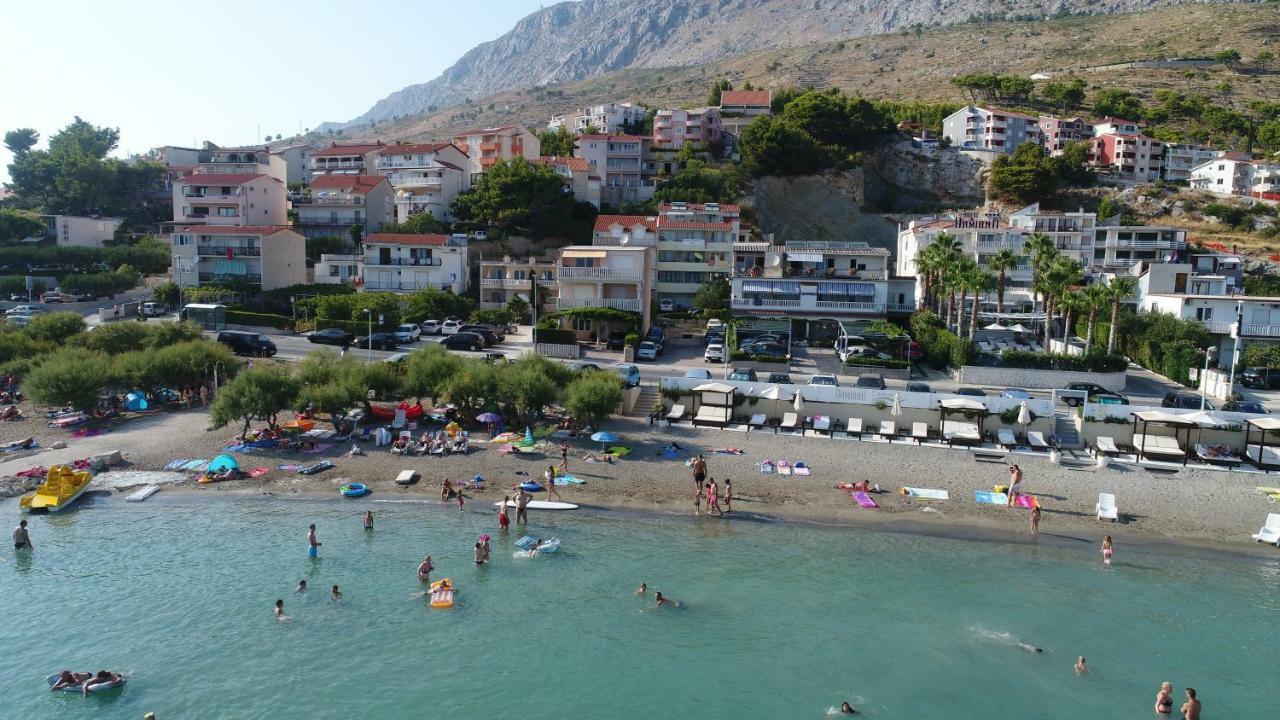 Apartments Rica Omis Bagian luar foto